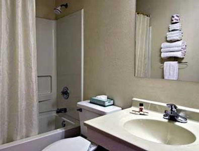 Super 8 By Wyndham Panama City Room photo